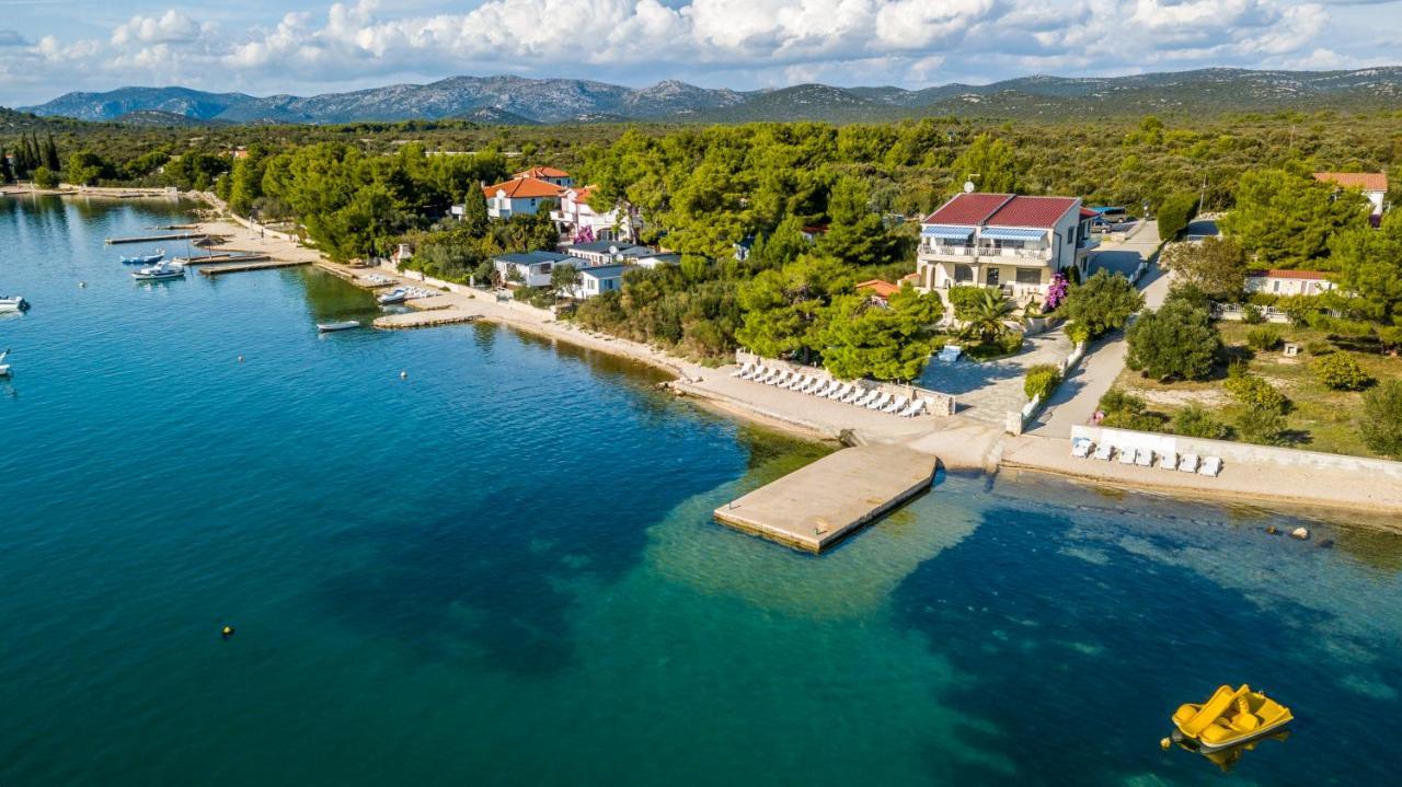 Apartments Villa Punta Royal Pirovac Exterior foto