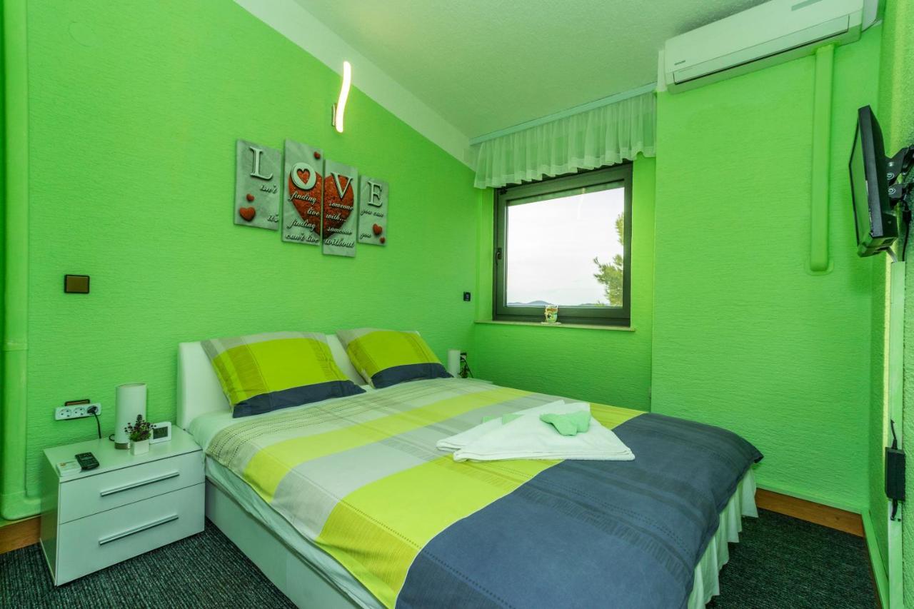 Apartments Villa Punta Royal Pirovac Habitación foto