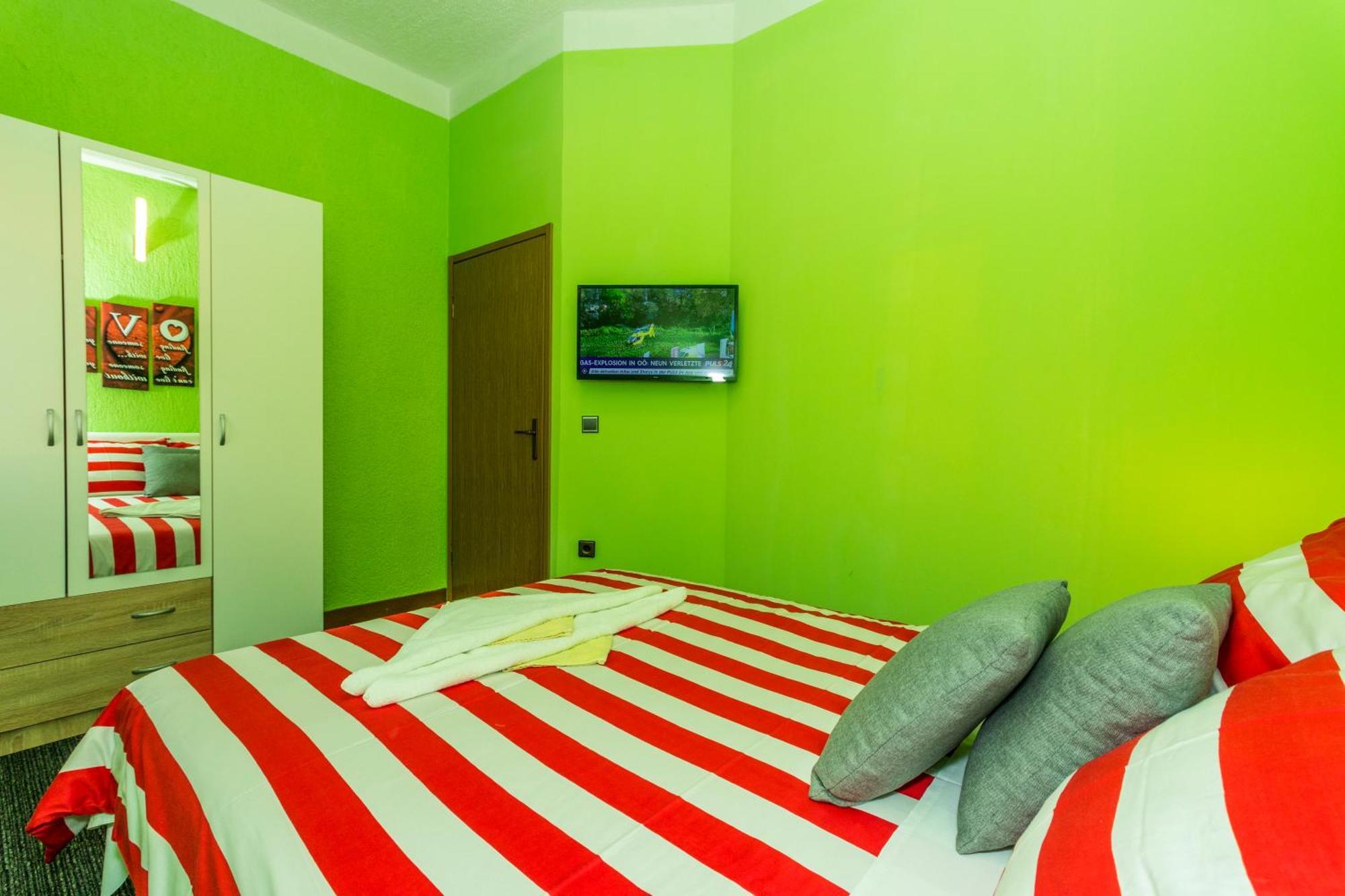 Apartments Villa Punta Royal Pirovac Habitación foto