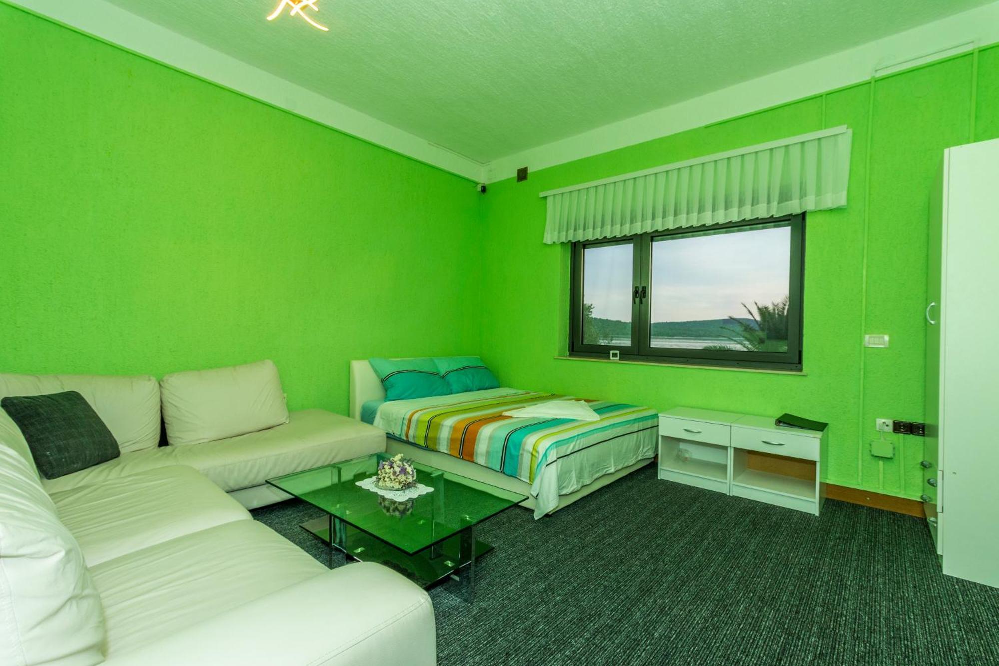 Apartments Villa Punta Royal Pirovac Habitación foto