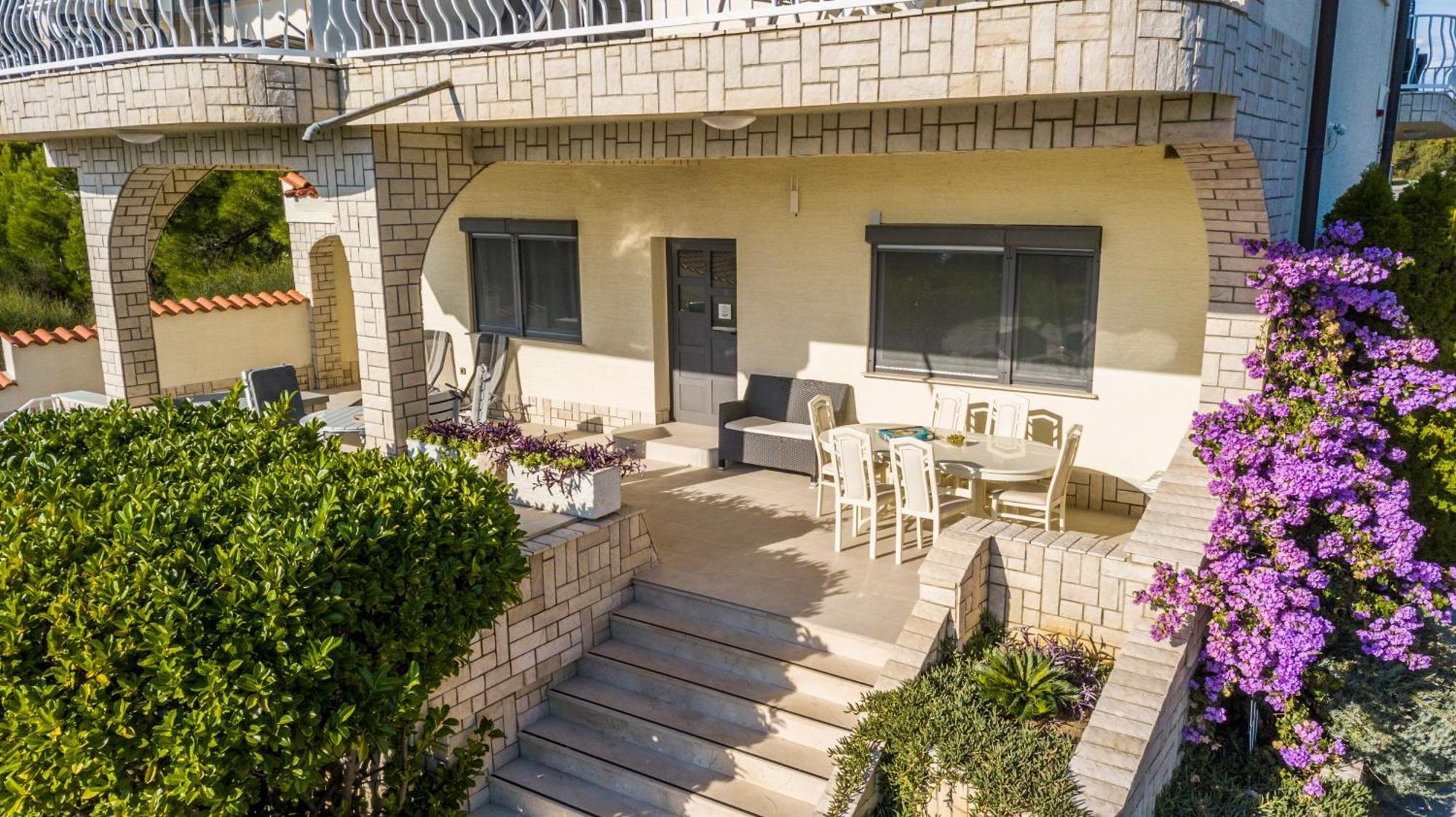 Apartments Villa Punta Royal Pirovac Habitación foto