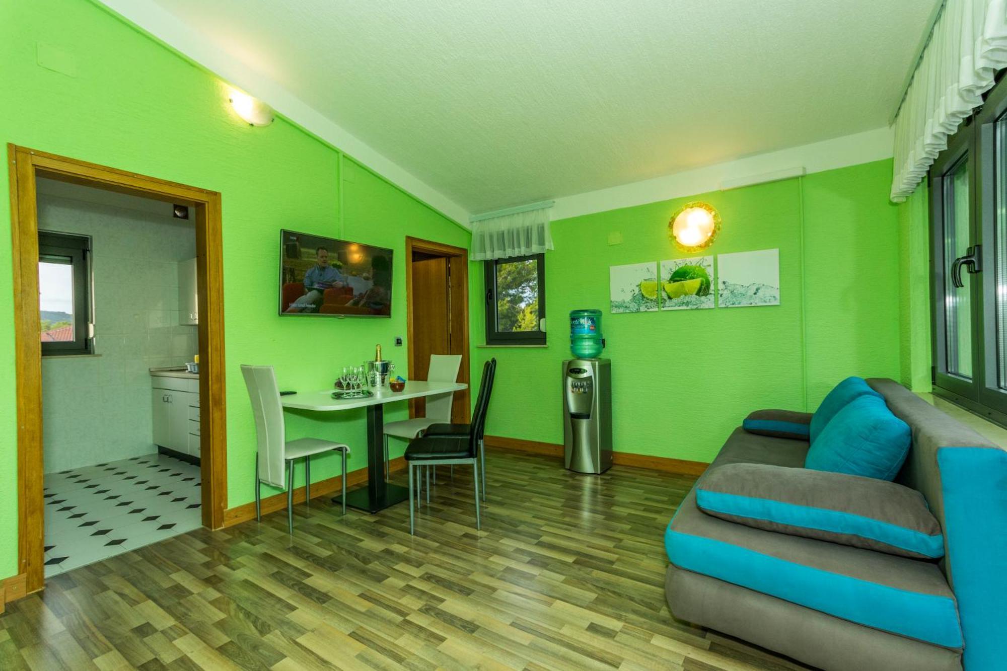 Apartments Villa Punta Royal Pirovac Habitación foto